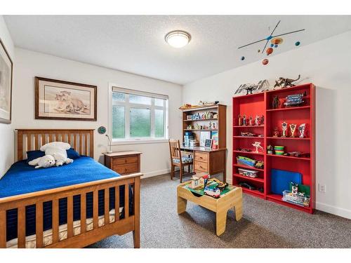 2720 Richmond Road Sw, Calgary, AB - Indoor Photo Showing Bedroom