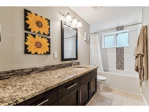 2720 Richmond Road Sw, Calgary, AB - Indoor Photo Showing Bathroom