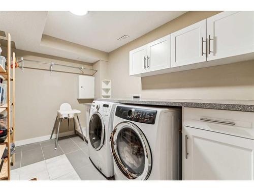 2720 Richmond Road Sw, Calgary, AB - Indoor Photo Showing Laundry Room