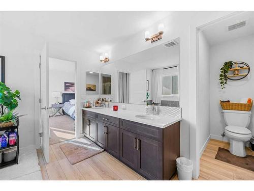 171 Red Sky Crescent Ne, Calgary, AB - Indoor Photo Showing Bathroom