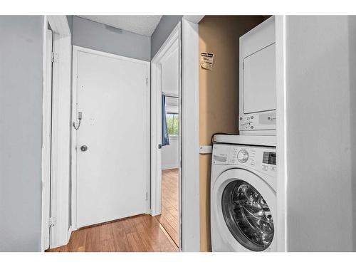 1116 Ranchlands Boulevard Nw, Calgary, AB - Indoor Photo Showing Laundry Room