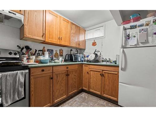 1116 Ranchlands Boulevard Nw, Calgary, AB - Indoor Photo Showing Kitchen