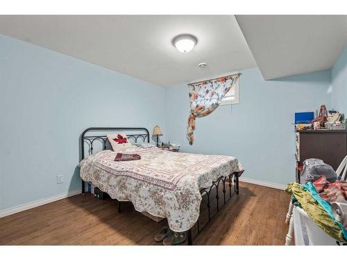 1116 Ranchlands Boulevard Nw, Calgary, AB - Indoor Photo Showing Bedroom