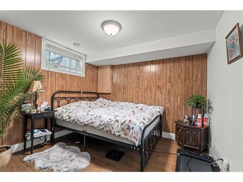 1116 Ranchlands Boulevard Nw, Calgary, AB - Indoor Photo Showing Bedroom