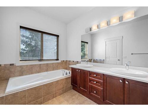 3-1940 24A Street Sw, Calgary, AB - Indoor Photo Showing Bathroom