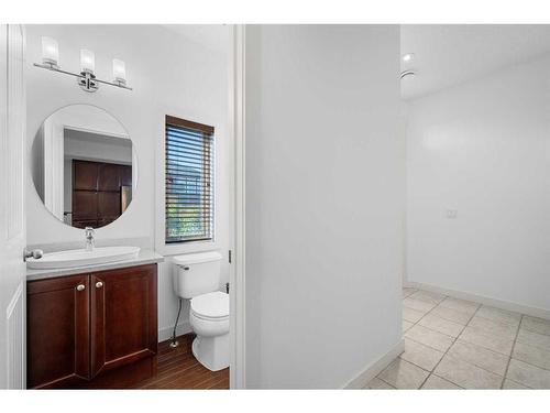 3-1940 24A Street Sw, Calgary, AB - Indoor Photo Showing Bathroom