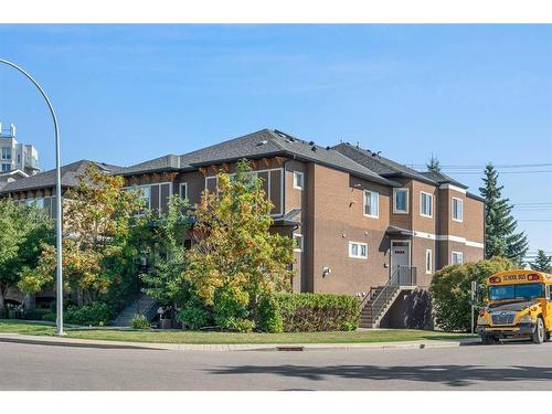 3-1940 24A Street Sw, Calgary, AB - Outdoor