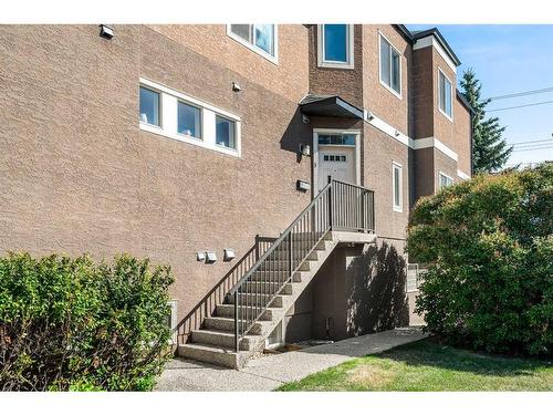 3-1940 24A Street Sw, Calgary, AB - Outdoor