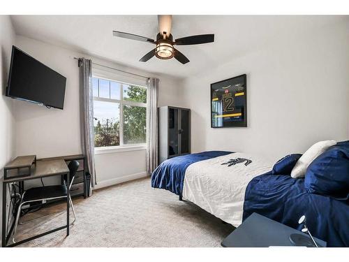 203-59 22 Avenue Sw, Calgary, AB - Indoor Photo Showing Bedroom