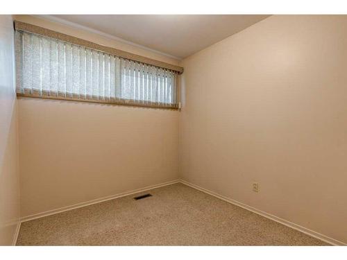 4148 42 Street Sw, Calgary, AB - Indoor Photo Showing Other Room