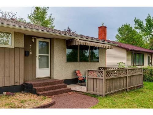 4148 42 Street Sw, Calgary, AB - Outdoor