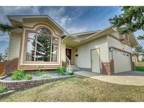 86 Hawkdale Circle Nw, Calgary, AB - Outdoor