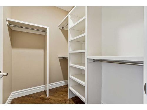 5220 Montalban Avenue Nw, Calgary, AB - Indoor With Storage