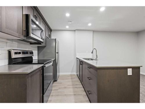 121 Corner Glen Way Ne, Calgary, AB - Indoor Photo Showing Kitchen