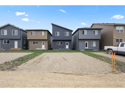 121 Corner Glen Way Ne, Calgary, AB - Outdoor With Facade