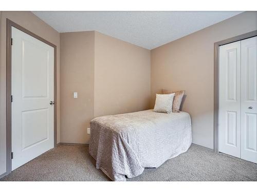 20 Brightondale Green Se, Calgary, AB - Indoor Photo Showing Bedroom