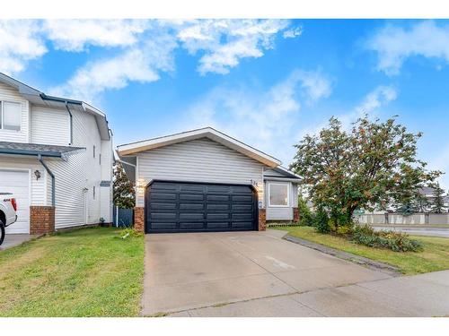 521 Hawkstone Drive Nw, Calgary, AB - Outdoor