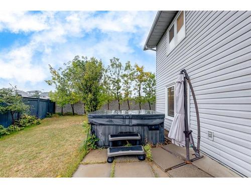 521 Hawkstone Drive Nw, Calgary, AB - Outdoor