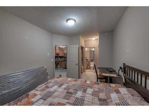 2609-11811 Lake Fraser Drive Se, Calgary, AB - Indoor Photo Showing Bedroom