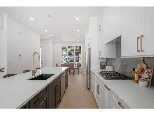 2612 31 Street Sw, Calgary, AB - Indoor Photo Showing Kitchen With Upgraded Kitchen