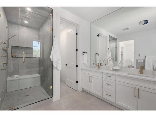 2612 31 Street Sw, Calgary, AB - Indoor Photo Showing Bathroom