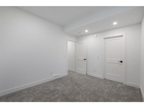 2612 31 Street Sw, Calgary, AB - Indoor Photo Showing Other Room