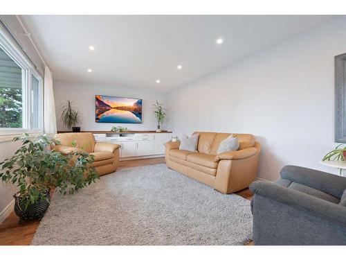 62 Wishart Street, Red Deer, AB - Indoor Photo Showing Living Room