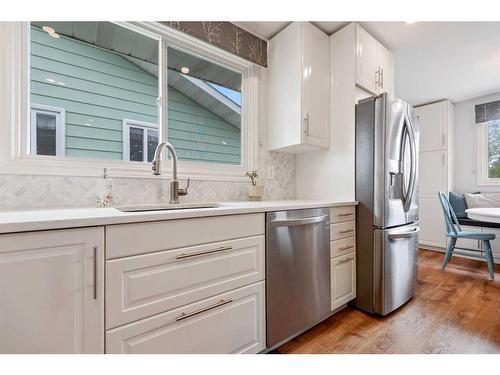 62 Wishart Street, Red Deer, AB - Indoor Photo Showing Kitchen With Stainless Steel Kitchen With Upgraded Kitchen