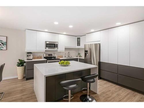 189 Cranfield Manor Se, Calgary, AB - Indoor Photo Showing Kitchen With Stainless Steel Kitchen With Upgraded Kitchen