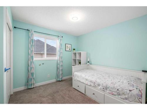 189 Cranfield Manor Se, Calgary, AB - Indoor Photo Showing Bedroom