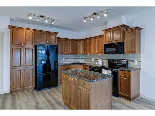 424-9820 165 Street, Edmonton, AB - Indoor Photo Showing Kitchen