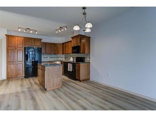 424-9820 165 Street, Edmonton, AB - Indoor Photo Showing Kitchen