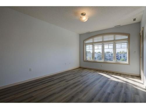 424-9820 165 Street, Edmonton, AB - Indoor Photo Showing Other Room