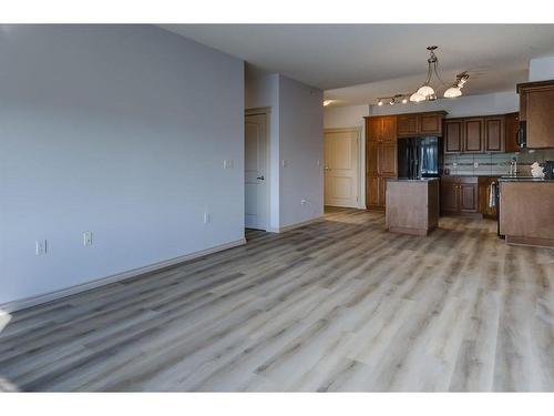 424-9820 165 Street, Edmonton, AB - Indoor Photo Showing Kitchen