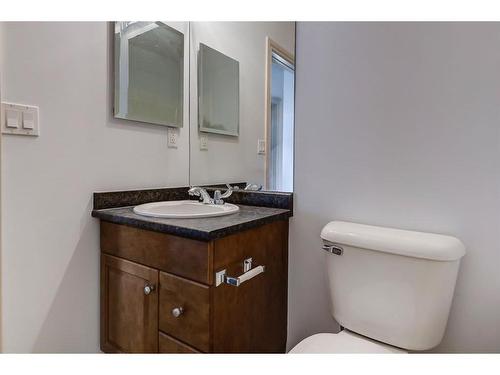 424-9820 165 Street, Edmonton, AB - Indoor Photo Showing Bathroom