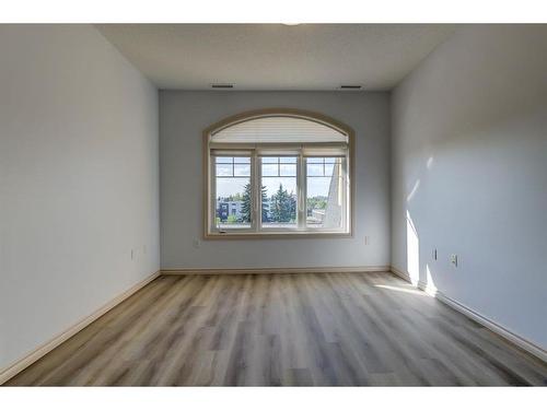 424-9820 165 Street, Edmonton, AB - Indoor Photo Showing Other Room