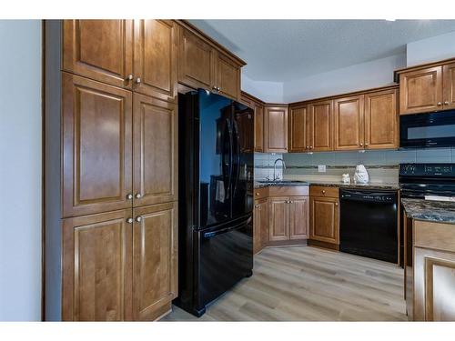 424-9820 165 Street, Edmonton, AB - Indoor Photo Showing Kitchen