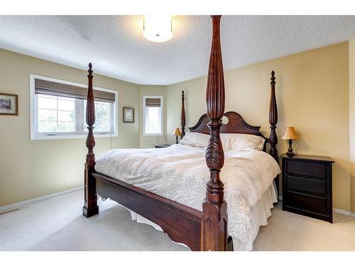 186 West Lakeview Passage, Chestermere, AB - Indoor Photo Showing Bedroom