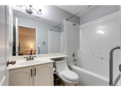 186 West Lakeview Passage, Chestermere, AB - Indoor Photo Showing Bathroom