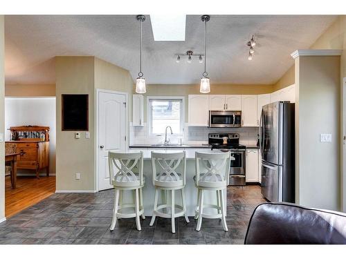 186 West Lakeview Passage, Chestermere, AB - Indoor Photo Showing Kitchen