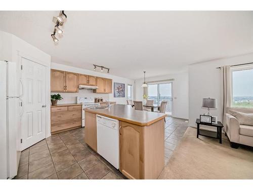 234 Panamount Hill Nw, Calgary, AB - Indoor Photo Showing Kitchen