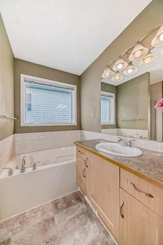 234 Panamount Hill Nw, Calgary, AB - Indoor Photo Showing Bathroom