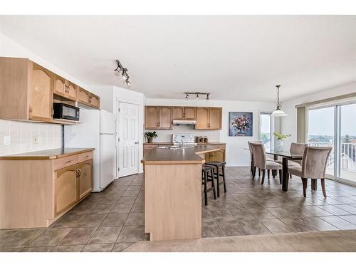 234 Panamount Hill Nw, Calgary, AB - Indoor Photo Showing Kitchen