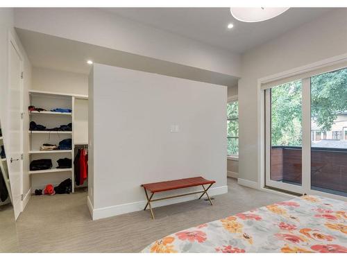 2539 7 Avenue Nw, Calgary, AB - Indoor Photo Showing Bedroom