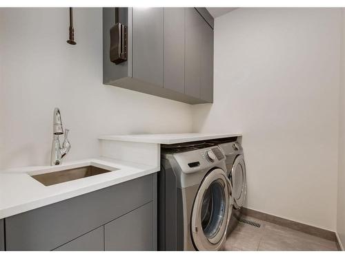 2539 7 Avenue Nw, Calgary, AB - Indoor Photo Showing Laundry Room