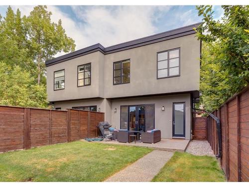 2539 7 Avenue Nw, Calgary, AB - Outdoor