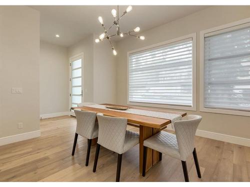 2539 7 Avenue Nw, Calgary, AB - Indoor Photo Showing Dining Room