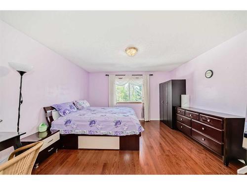 142 Harvest Creek Close Ne, Calgary, AB - Indoor Photo Showing Bedroom