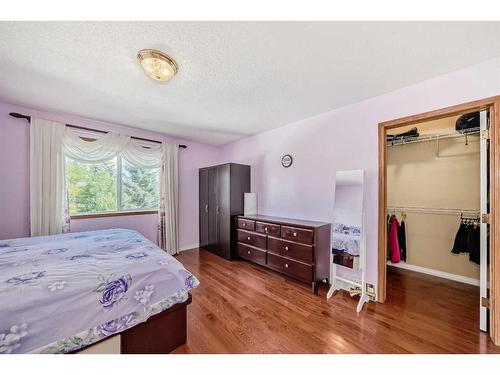 142 Harvest Creek Close Ne, Calgary, AB - Indoor Photo Showing Bedroom