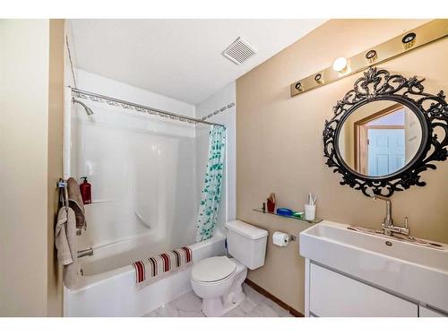 142 Harvest Creek Close Ne, Calgary, AB - Indoor Photo Showing Bathroom